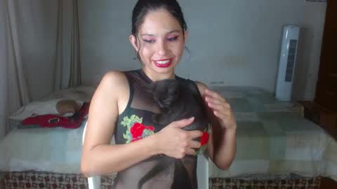 Snapshot of afrodita_024 chatting on 06/05/26, 10:48 afrodita_024 online show from 06/05/26, 10:48