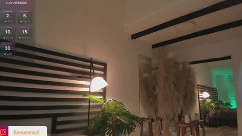 Snapshot of afrodita__25 chatting on 12/09/24, 10:09 Emma online show from 12/09/24, 10:09