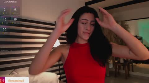 Snapshot of afrodita__25 chatting on 12/12/24, 11:25 Emma online show from 12/12/24, 11:25