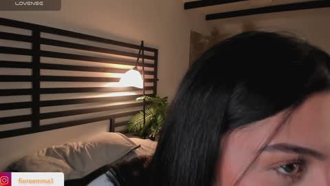 Snapshot of afrodita__25 chatting on 01/23/25, 02:12 Emma online show from 01/23/25, 02:12