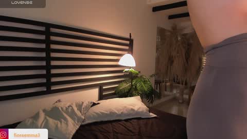 Snapshot of afrodita__25 chatting on 01/23/25, 09:29 Emma online show from 01/23/25, 09:29