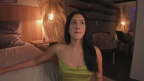 Snapshot of afrodita__25 chatting on 03/01/25, 09:48 Emma online show from 03/01/25, 09:48