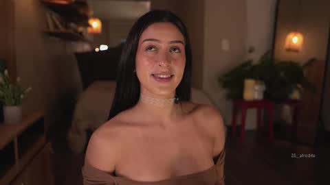 Snapshot of afrodita__25 chatting on 09/16/25, 12:11 Emma online show from 09/16/25, 12:11