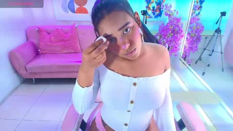 Snapshot of afrodita_loren chatting on 05/23/26, 03:45 afrodita_loren online show from 05/23/26, 03:45