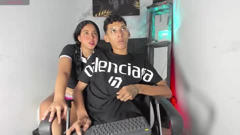 Snapshot of afrodita_n_ares_ chatting on 11/23/25, 07:13 afrodita n ares online show from 11/23/25, 07:13