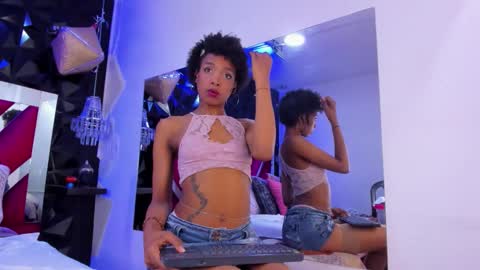 Snapshot of afroditagreenn chatting on 10/14/25, 04:57 Afrodita online show from 10/14/25, 04:57