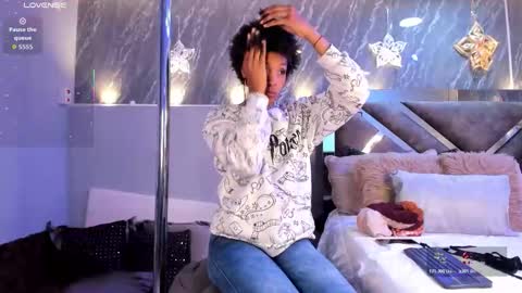 Snapshot of afroditagreenn chatting on 01/14/26, 05:02 Afrodita online show from 01/14/26, 05:02