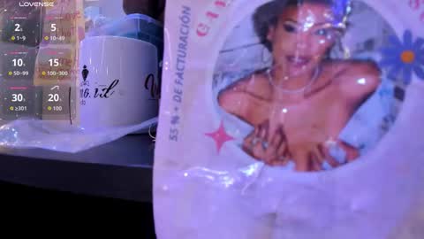 Snapshot of afroditagreenn chatting on 02/05/26, 05:01 Afrodita online show from 02/05/26, 05:01