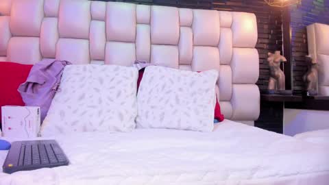 Snapshot of afroditagreenn chatting on 04/10/26, 05:45 Afrodita online show from 04/10/26, 05:45