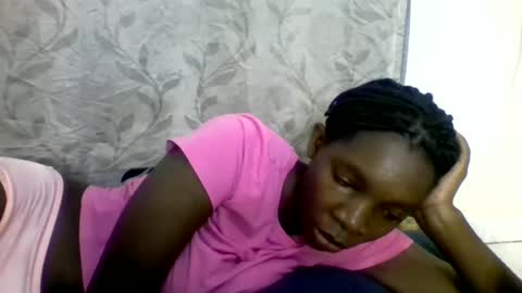 pink  and josphen online show from 02/05/25, 09:57