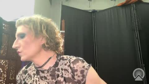 Snapshot of after_dark_productions chatting on 05/19/26, 08:48 Me Myself Irene online show from 05/19/26, 08:48