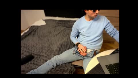 Snapshot of aftertherun chatting on 03/26/26, 09:31 AfterTheRun online show from 03/26/26, 09:31