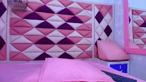 Ana online show from 09/30/25, 11:59