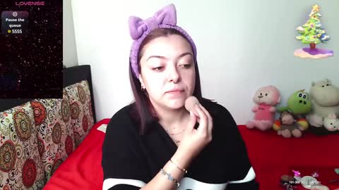 Snapshot of agata_a chatting on 12/11/24, 01:28 Hanna online show from 12/11/24, 01:28