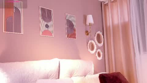 Snapshot of agata_laurent_ chatting on 06/28/26, 11:00 Agata Lauret online show from 06/28/26, 11:00
