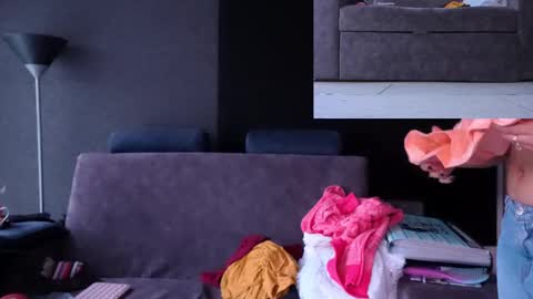 Agata Collinss online show from 10/13/25, 10:32