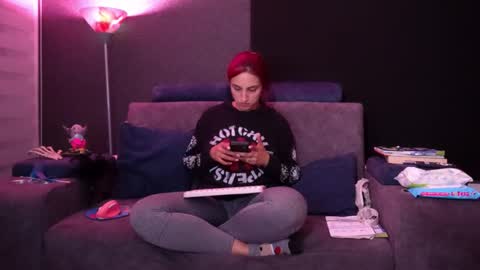 Agata Collinss online show from 11/08/25, 06:35