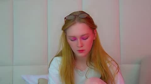 AgataFoxley online show from 11/30/25, 06:28