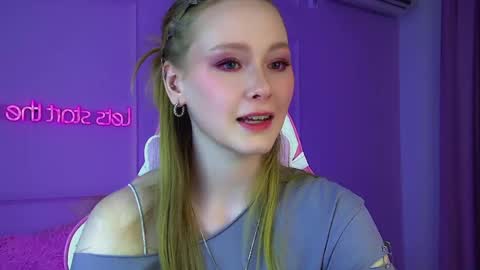 Snapshot of agatafoxley chatting on 04/22/26, 06:31 AgataFoxley online show from 04/22/26, 06:31