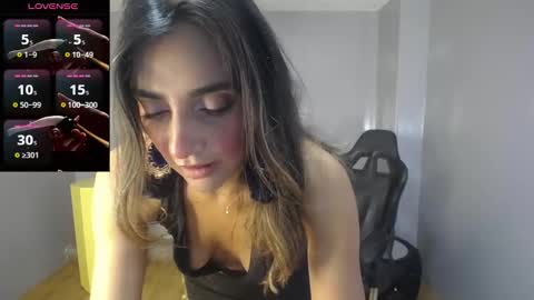 Snapshot of agatha_brooks_t chatting on 09/15/25, 12:27 AGATHA online show from 09/15/25, 12:27
