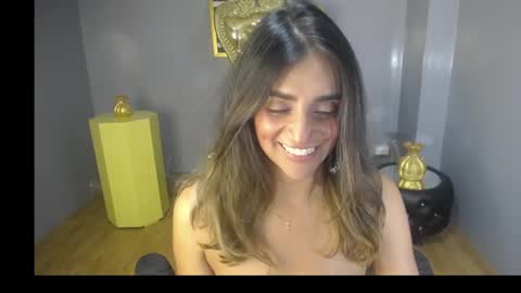 Snapshot of agatha_brooks_t chatting on 09/26/25, 12:42 AGATHA online show from 09/26/25, 12:42
