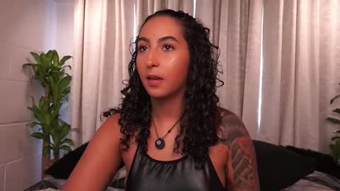 Snapshot of agatha_collinss chatting on 11/21/25, 07:23 Val inst agatha clls online show from 11/21/25, 07:23