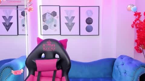 Snapshot of agatha_luxx chatting on 03/08/25, 12:41 Agatha  online show from 03/08/25, 12:41