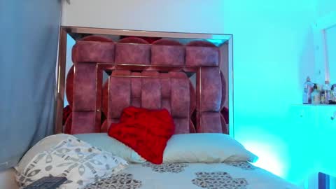 Snapshot of agatha_morrison1 chatting on 01/08/25, 10:16 Agatha online show from 01/08/25, 10:16