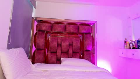 Snapshot of agatha_morrison1 chatting on 01/21/25, 05:41 Agatha online show from 01/21/25, 05:41