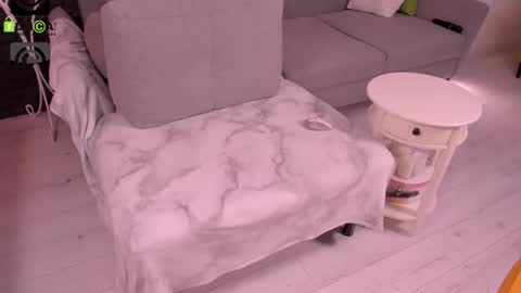 Snapshot of agatha_one chatting on 10/28/25, 11:29 Agatha online show from 10/28/25, 11:29