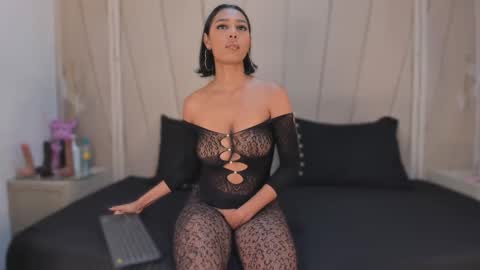 Snapshot of agatha_steel20 chatting on 10/31/25, 07:37 Agatha Steel online show from 10/31/25, 07:37