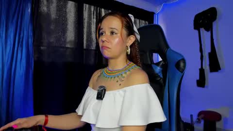 agatha_walter_ online show from 11/28/25, 06:32