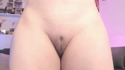 Snapshot of agathaa_ks_ chatting on 12/18/25, 11:33 Camila 2 online show from 12/18/25, 11:33