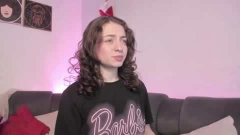 Snapshot of agathaa_ks_ chatting on 02/01/26, 01:26 Camila 2 online show from 02/01/26, 01:26