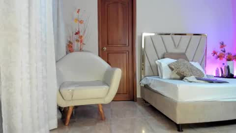 Agathaa white online show from 11/22/25, 12:04