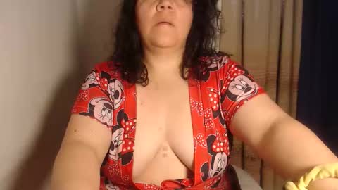 Snapshot of agathaaaa chatting on 12/18/25, 11:05 online show from 12/18/25, 11:05