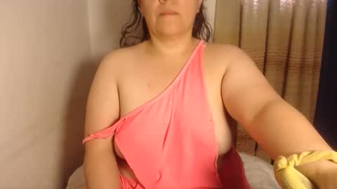 Snapshot of agathaaaa chatting on 12/21/25, 04:14 online show from 12/21/25, 04:14