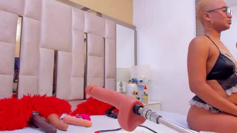 Snapshot of agathabladee chatting on 11/13/25, 01:26 Agathaa online show from 11/13/25, 01:26