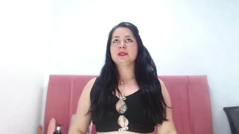 agathacorlincm101 online show from 11/09/25, 08:29