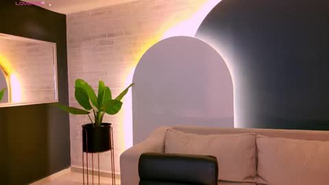 Agatha online show from 11/03/25, 08:21