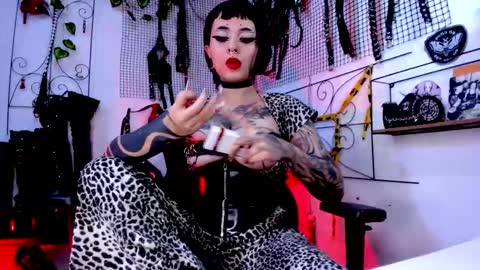 Agatha Fox online show from 12/22/25, 08:06