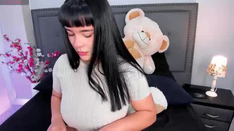 Snapshot of agathamyller chatting on 01/19/26, 01:59 online show from 01/19/26, 01:59