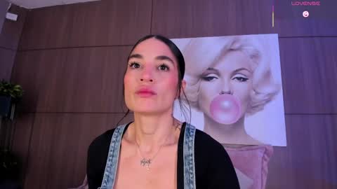    online show from 04/12/26, 11:21