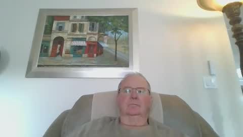 Snapshot of agedscotch chatting on 11/05/25, 07:47 agedscotch online show from 11/05/25, 07:47