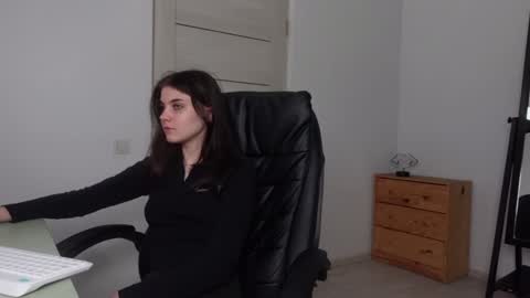 Snapshot of agelina_summer chatting on 01/18/25, 09:24 Agelina Lilly Laura online show from 01/18/25, 09:24