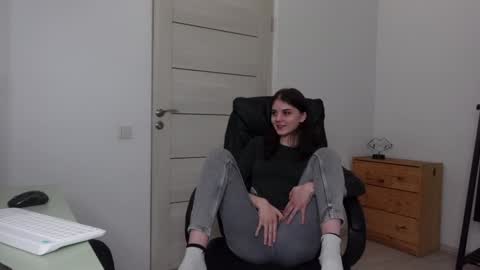 Snapshot of agelina_summer chatting on 01/19/25, 09:02 Agelina Lilly Laura online show from 01/19/25, 09:02