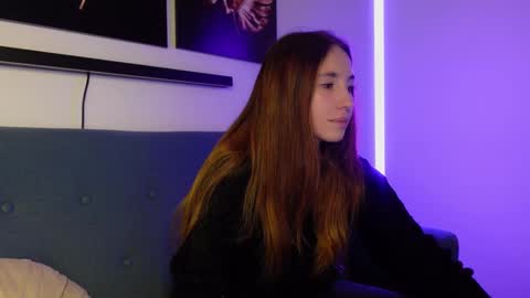 Snapshot of agelina_summer chatting on 01/25/25, 06:57 Agelina Lilly Laura online show from 01/25/25, 06:57