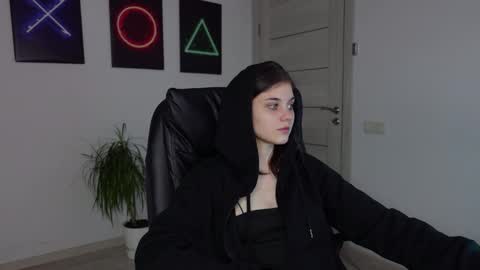 Snapshot of agelina_summer chatting on 01/27/25, 08:29 Agelina Lilly Laura online show from 01/27/25, 08:29