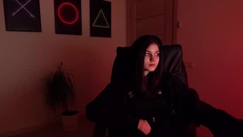 Snapshot of agelina_summer chatting on 01/27/25, 11:32 Agelina Lilly Laura online show from 01/27/25, 11:32