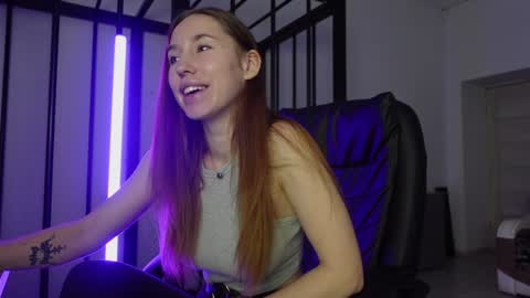 Snapshot of agelina_summer chatting on 02/08/25, 02:38 Agelina Lilly Laura online show from 02/08/25, 02:38